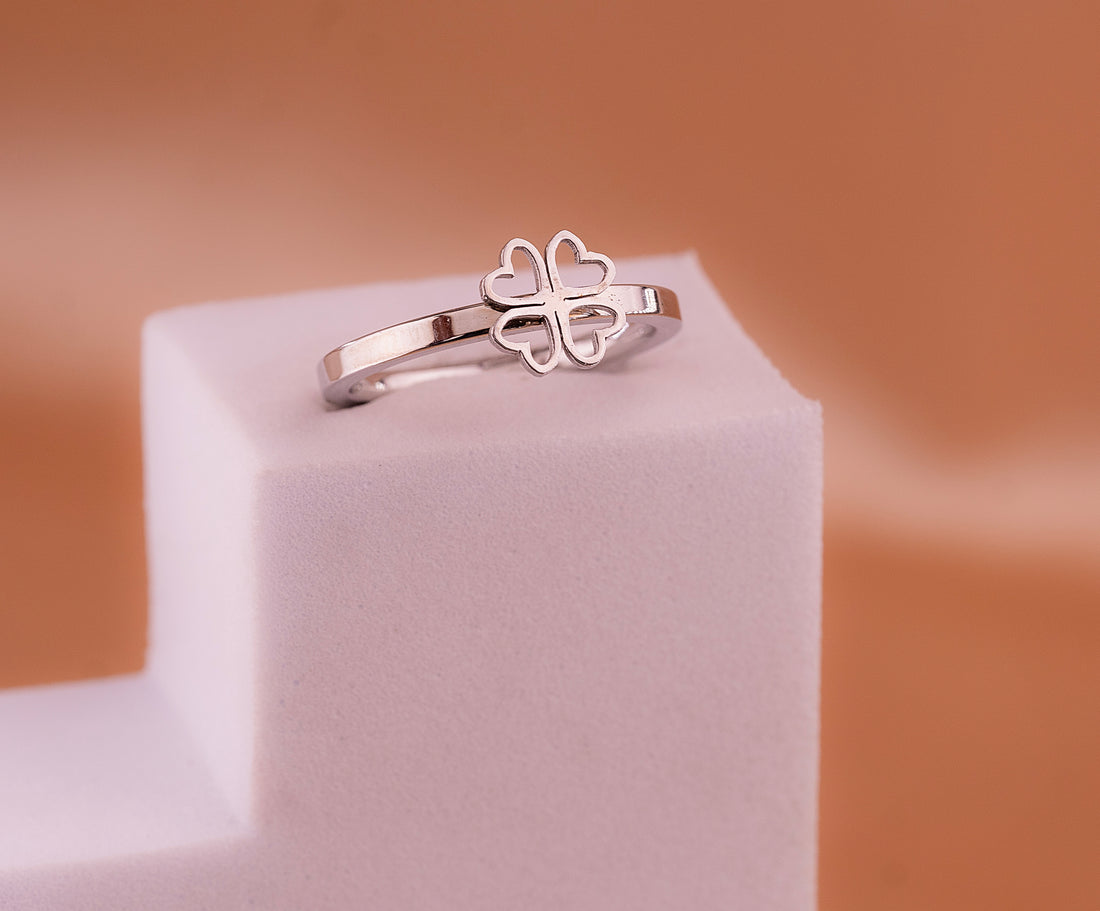 Anillo Trébol Corazones Plateado Ref: Ref: A1761