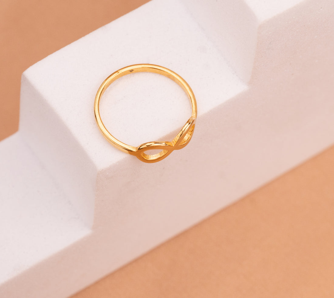 Anillo Infinito Dorado Talla 7 Ref:A1781