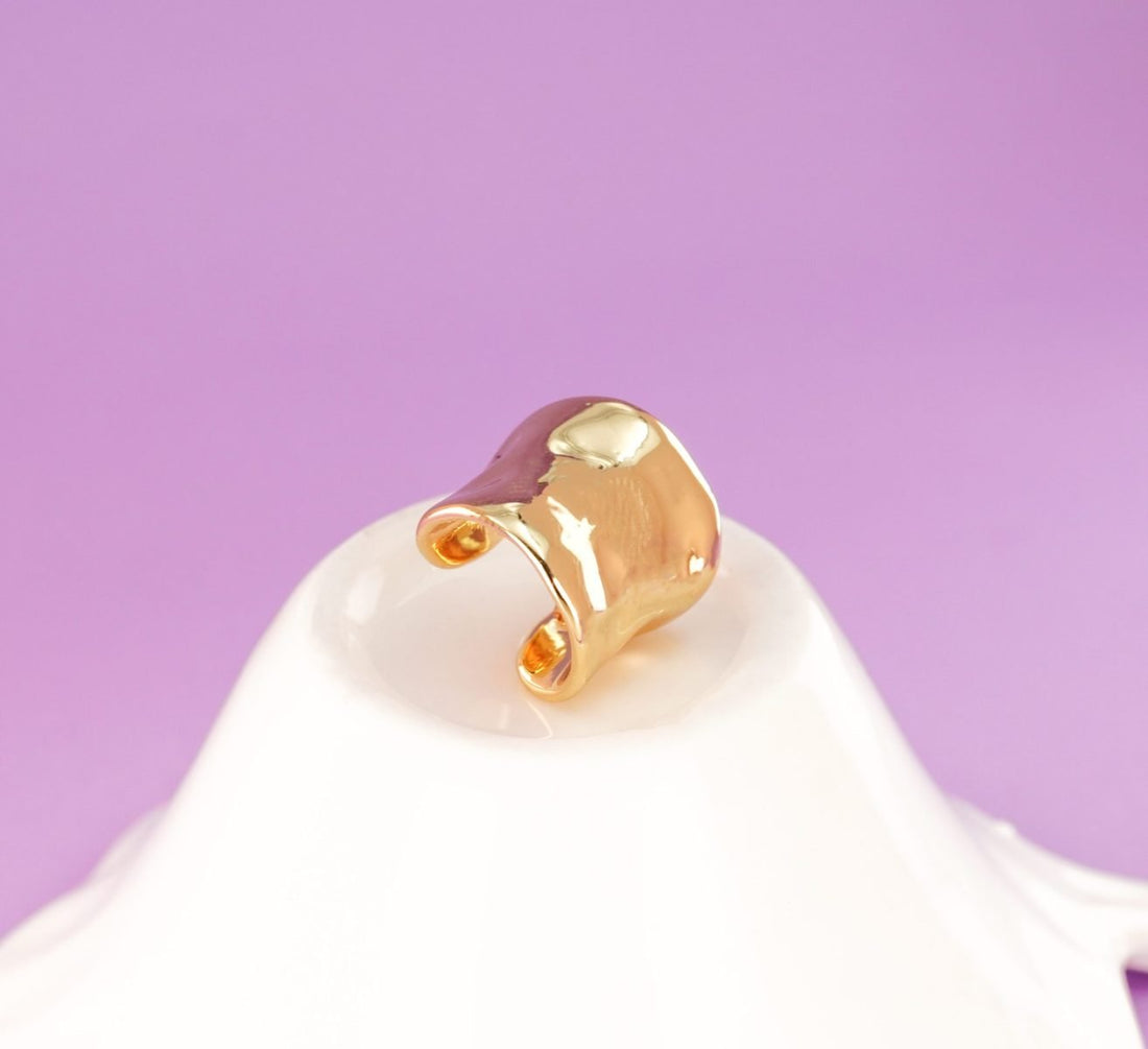 Ear Cuff Corrugado Dorado Ref: E486