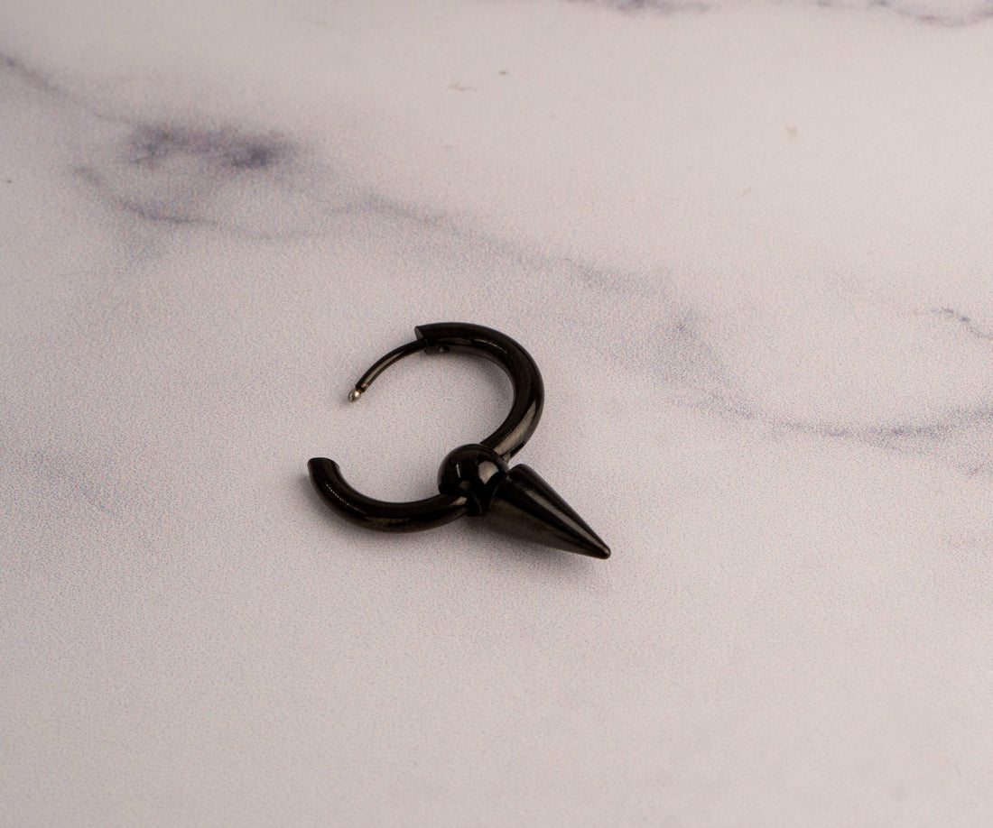 Arete Colmillo Negro Hombre  Ref: F387