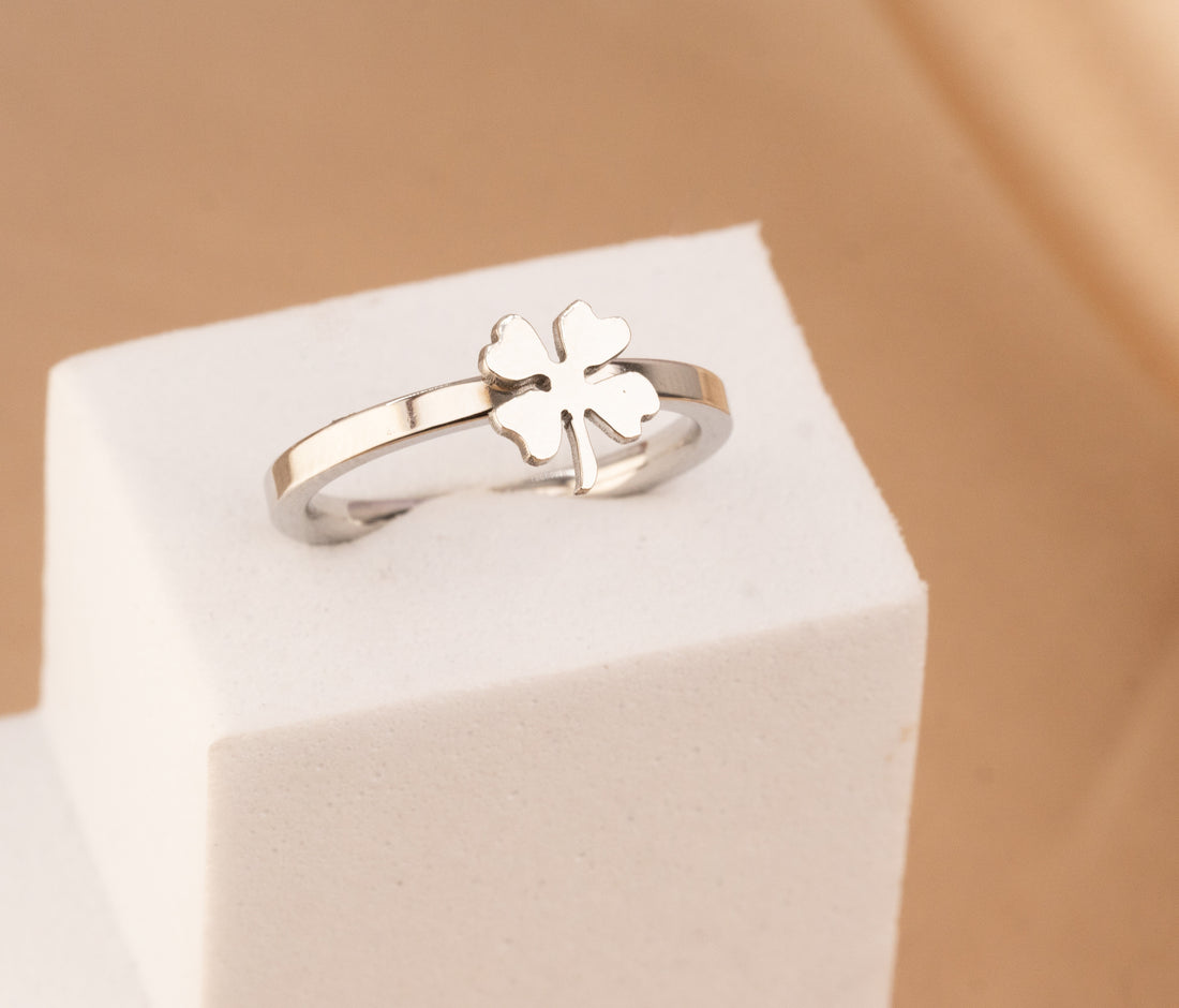 Anillo Trébol Plateado Talla 7 Ref: A2020