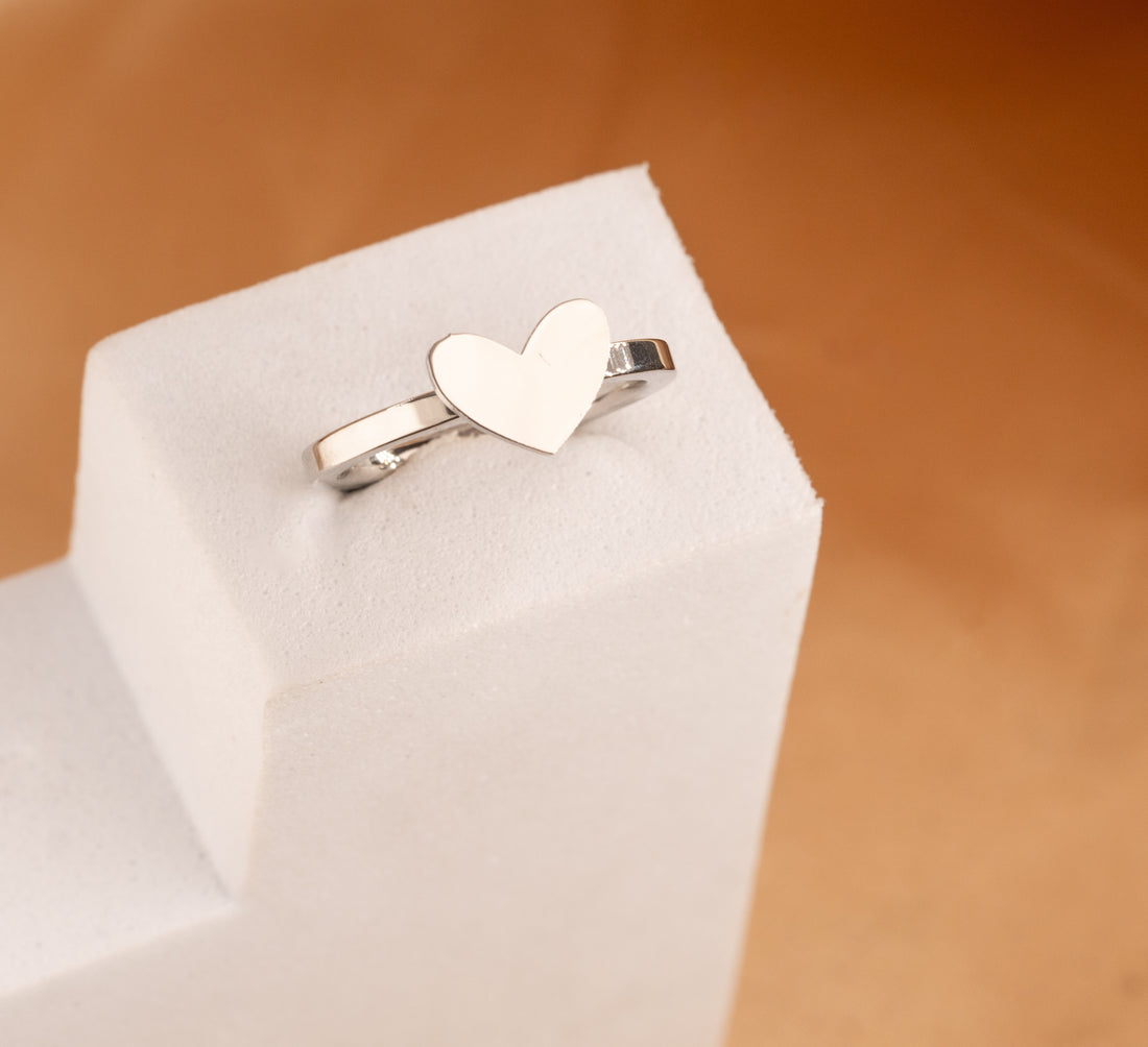 Anillo Corazón Plateado Ref: A2520