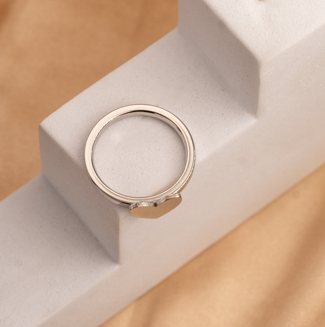 Anillo Corazón Plateado Ref: A2520