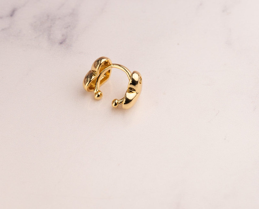 Ear Cuff Corazón Dorado Ref: E069