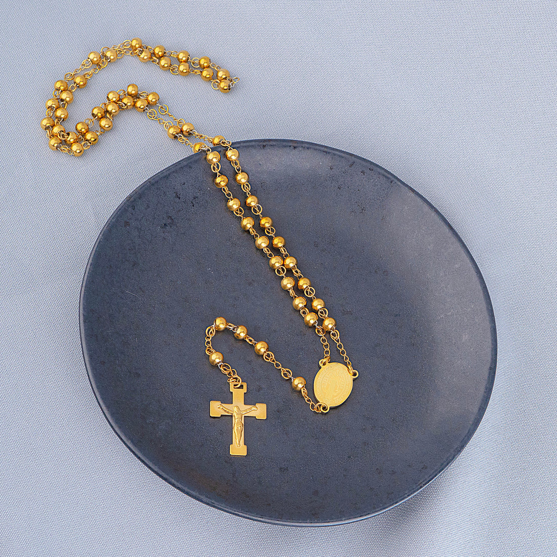 Camándula San Benito Dorada Ref: F945