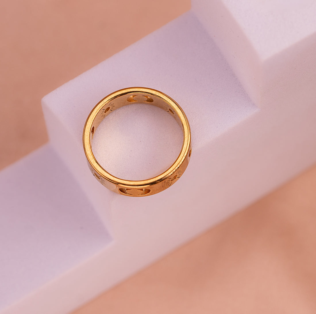 Argolla Sol Lunas Dorada Talla 7 Ref:A3600