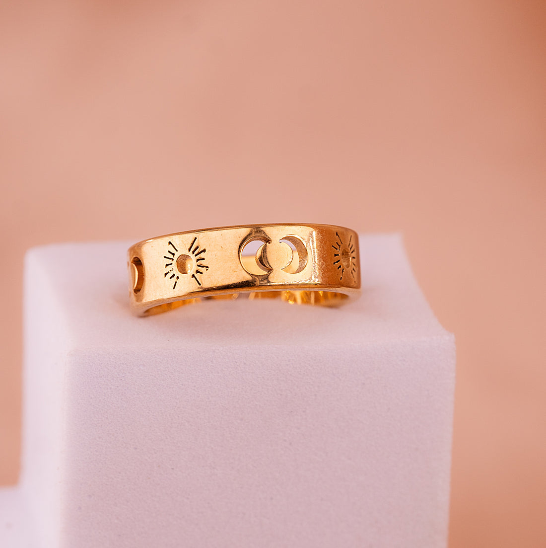 Argolla Sol Lunas Dorada Talla 7 Ref:A3600