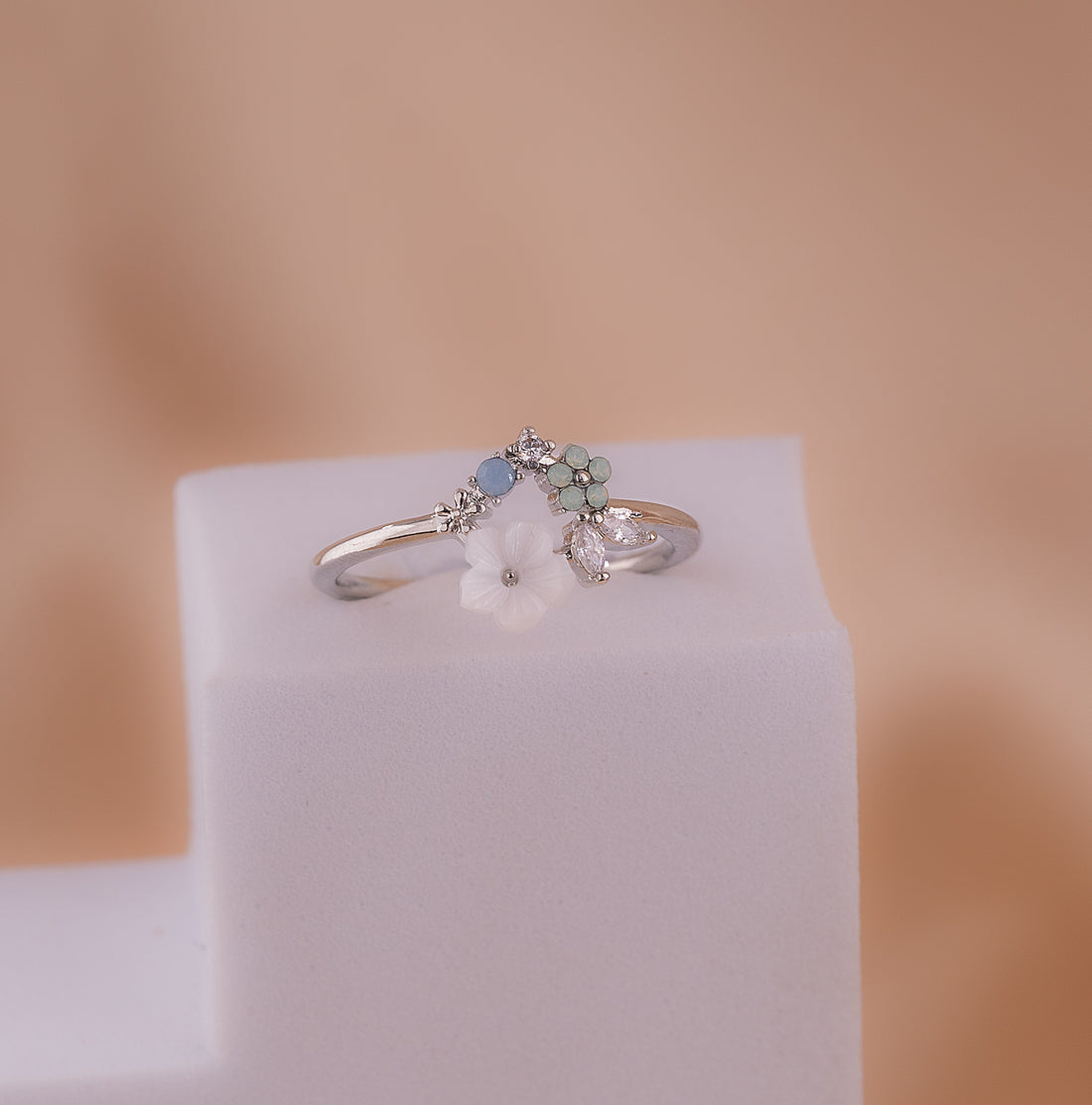 Anillo Geranio Plateado Ref:A1482