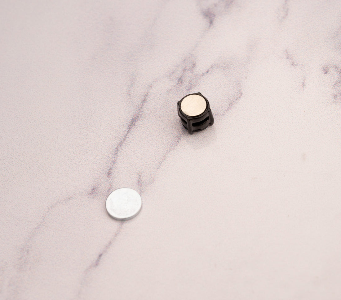 Topo Imán Hombre Circón Negro Ref: F249