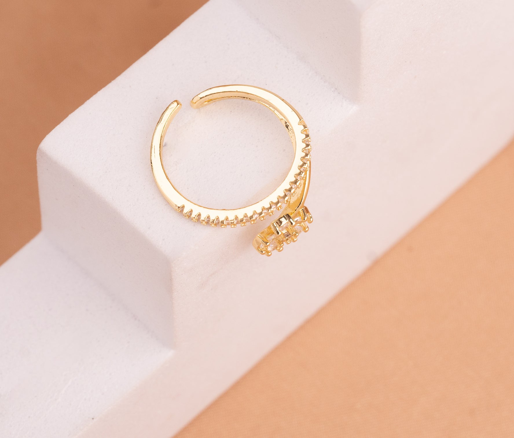 Anillo Azucena Dorado Ref:A2620