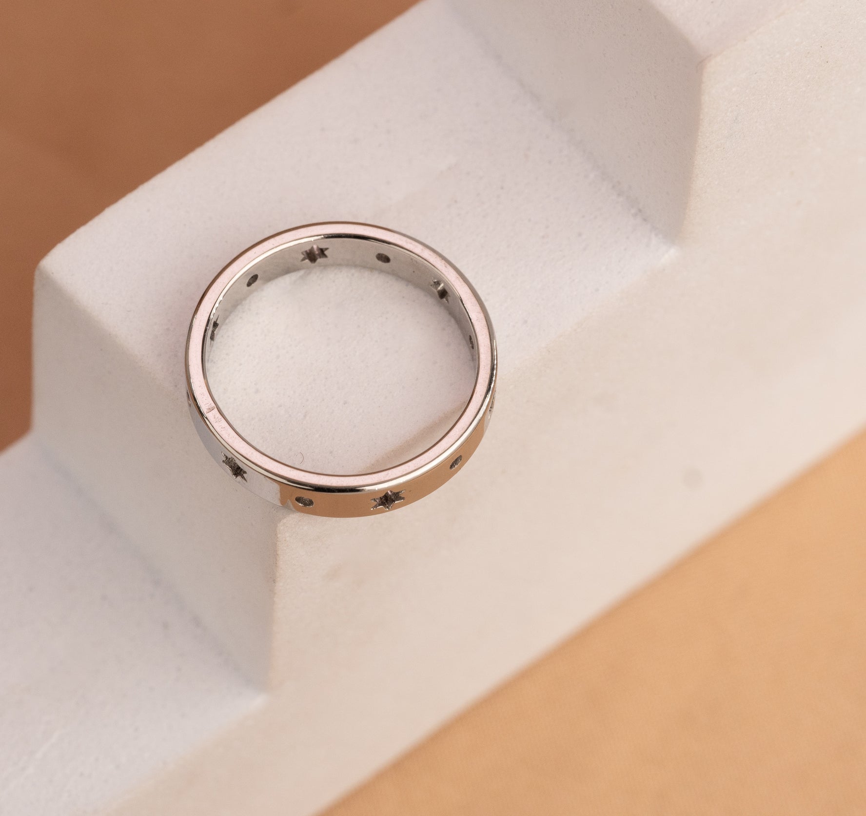 Argolla  Estrellas Plateada Talla 7 Ref:A425