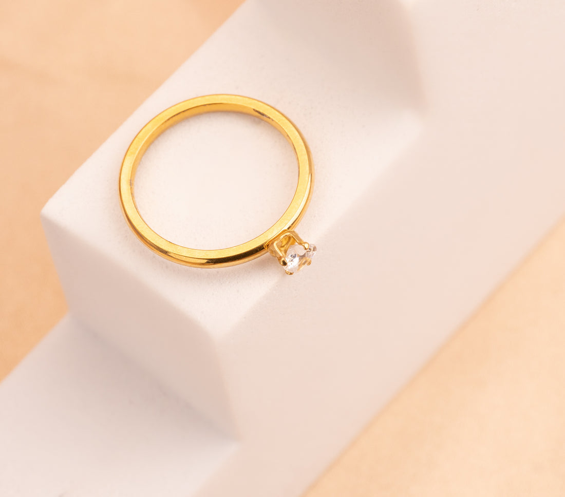 Anillo Corazón Mini Circón Dorado Ref:A1880