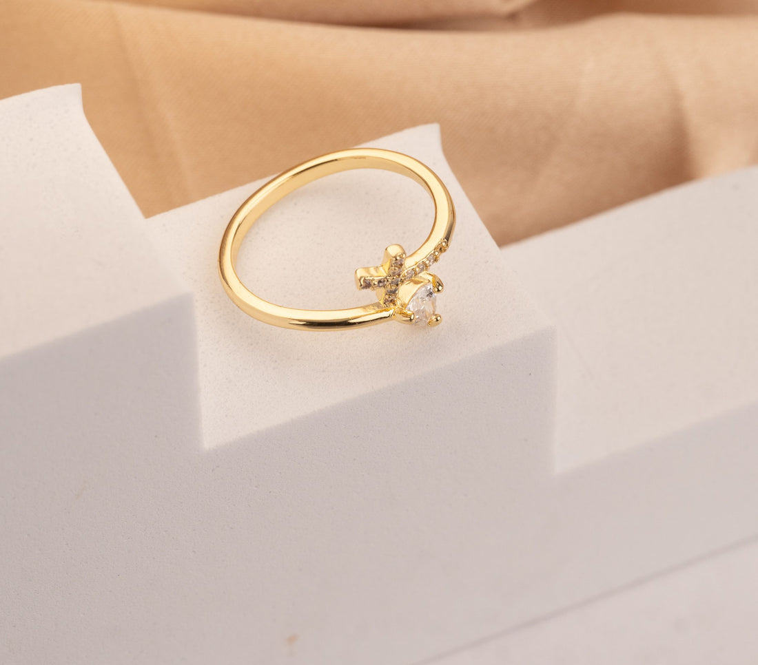 Anillo Cruz Corazón Dorado Ref: A543