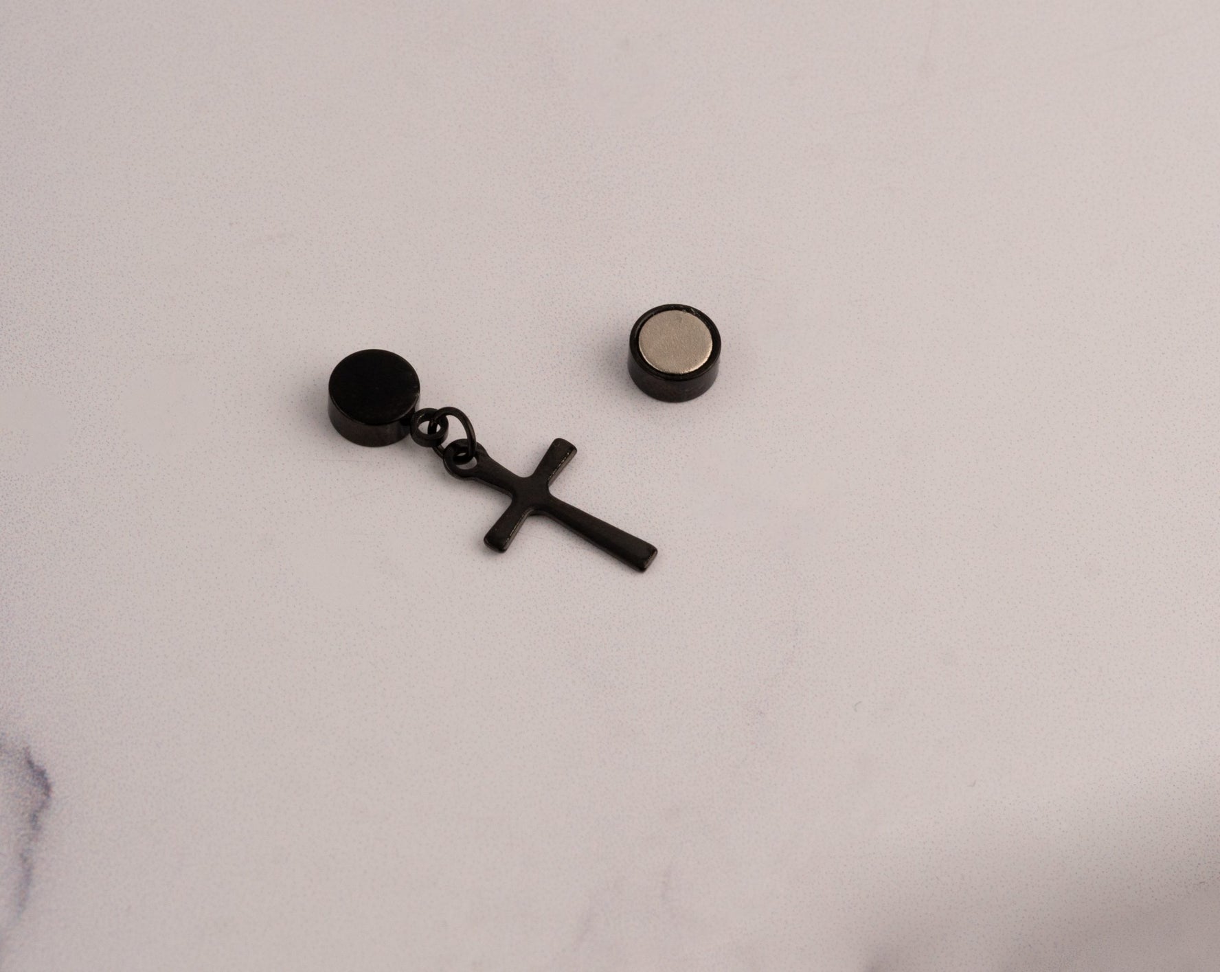 Arete A Presión Hombre Cruz Negra Ref: F407