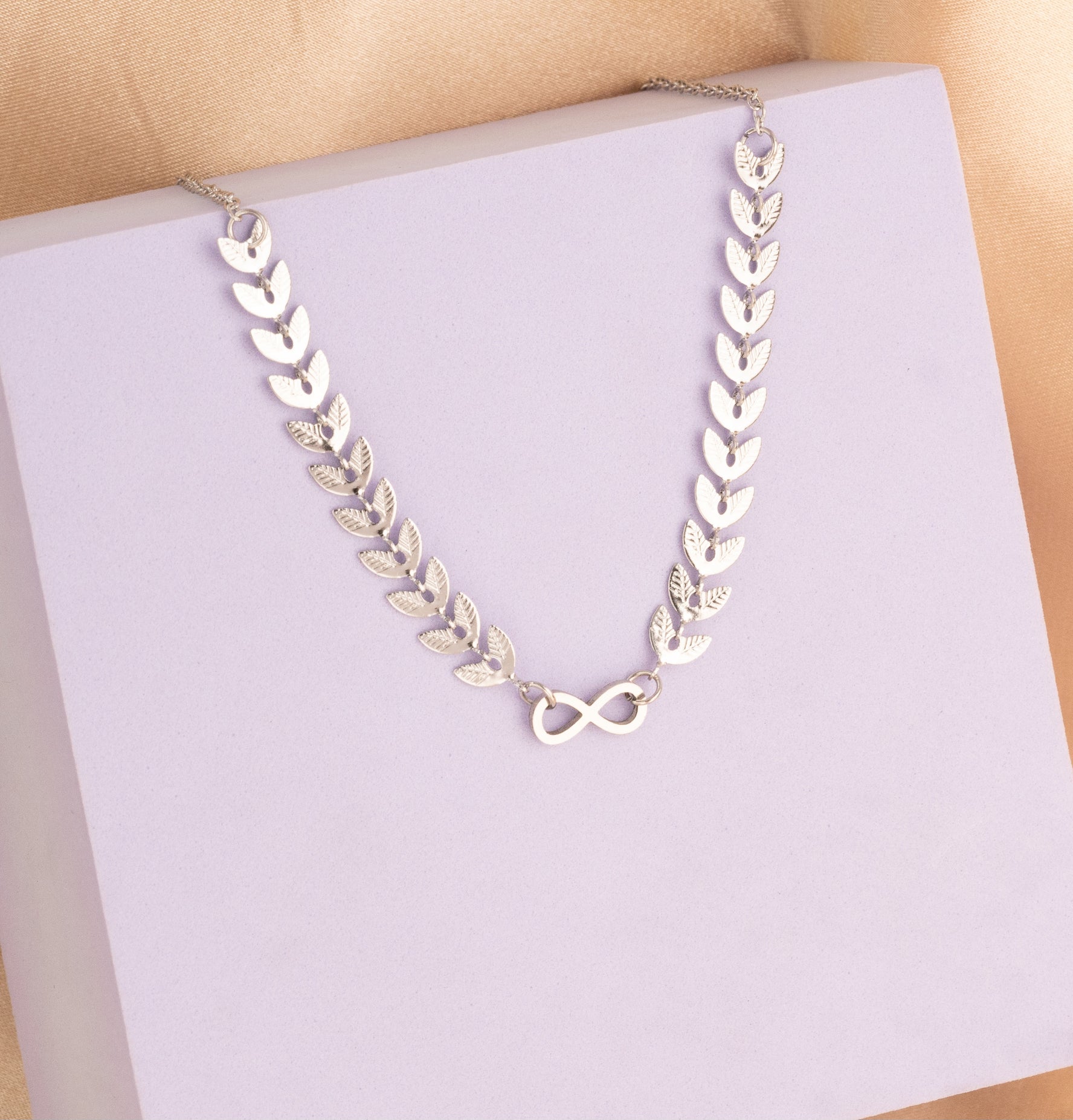 Cadenita Espigas Infinito Plateada Ref: C144