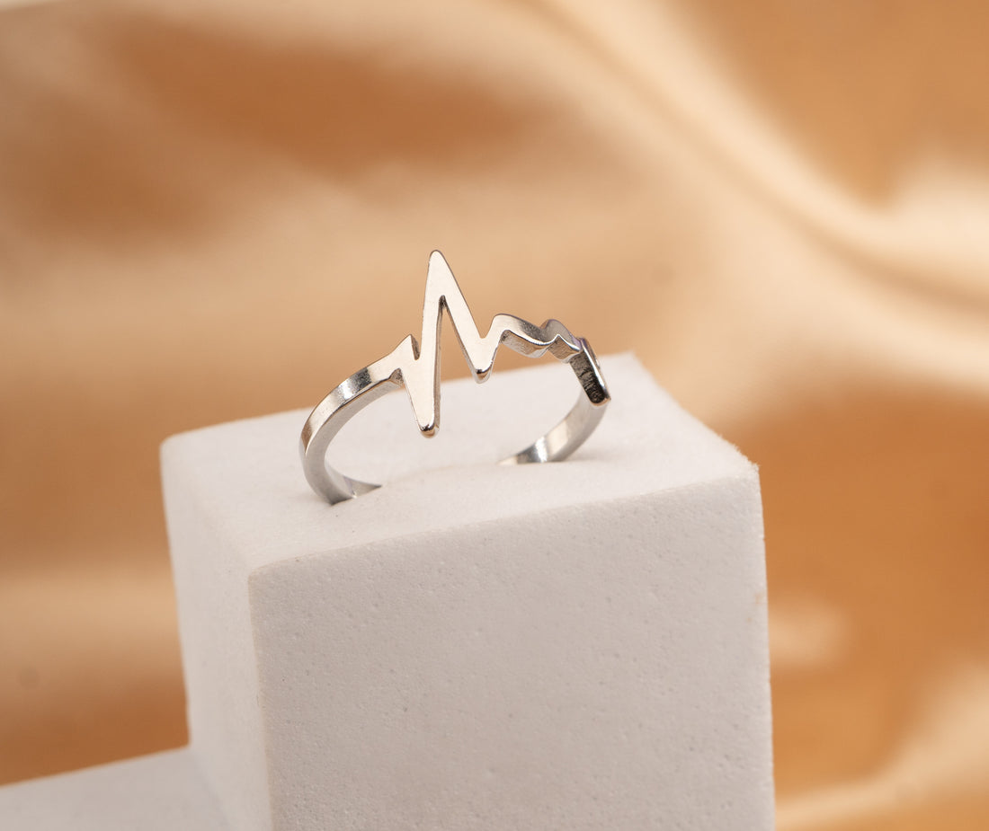 Anillo Electro Corazón Plateado Ref: A2420