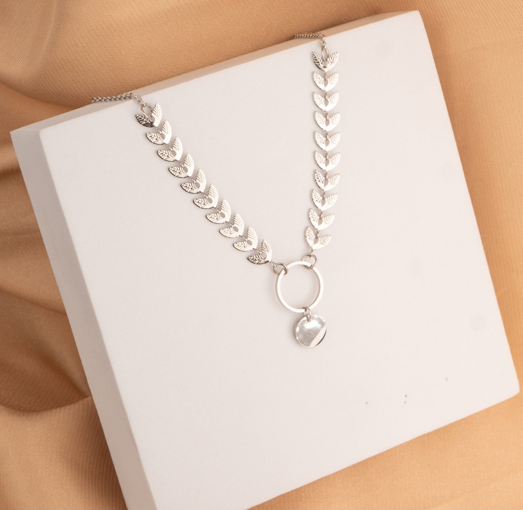 Cadena Espigas Círculo Plateada Ref: C423
