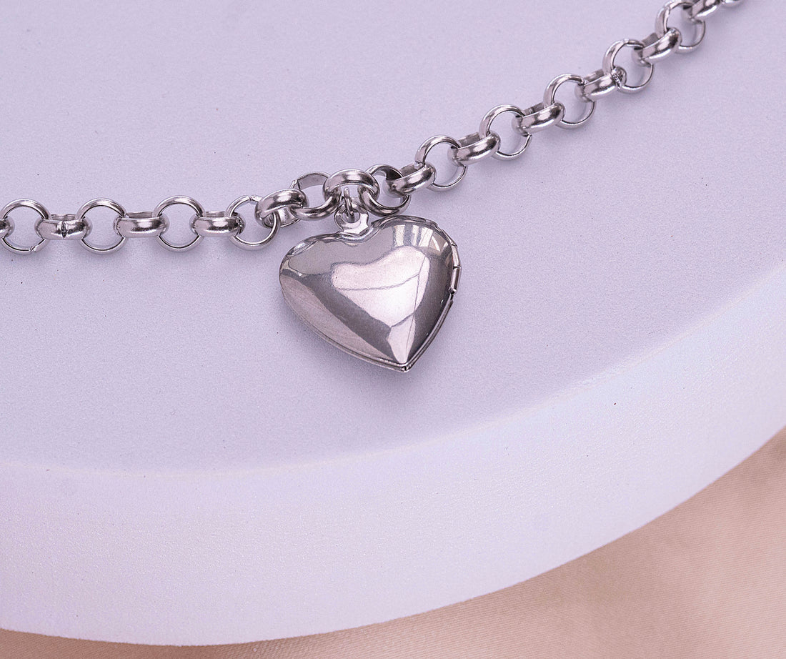 Pulsera Relicario Corazón Plateado Ref: I191