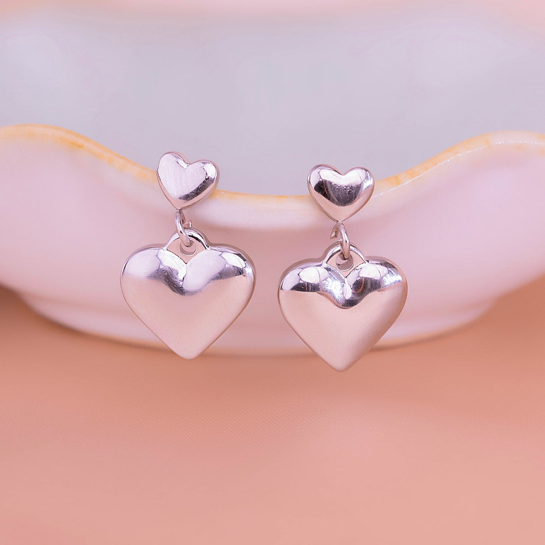 Aretes Corazones Plateados Ref: B726