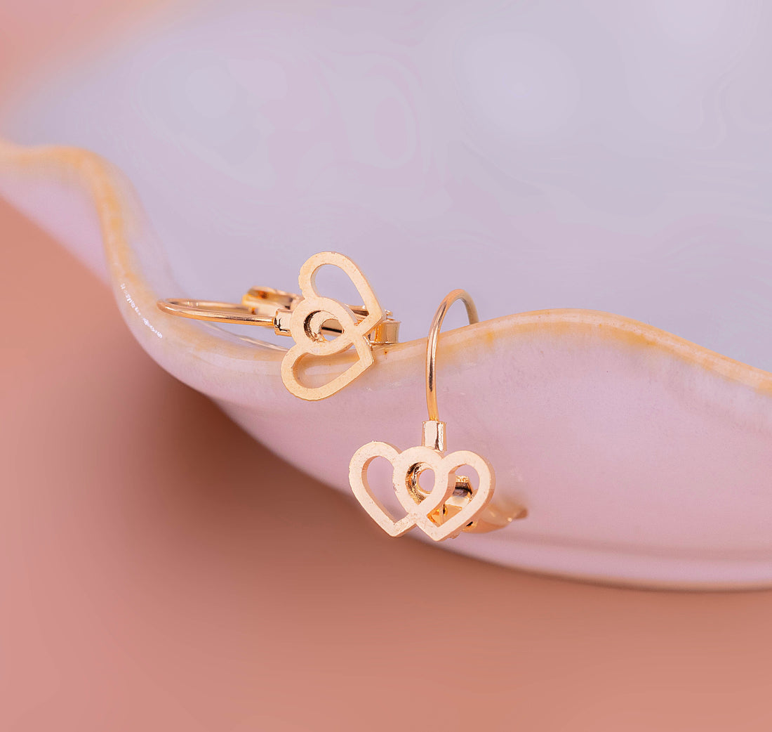 Aretes Corazones Dobles Dorados Ref: B127