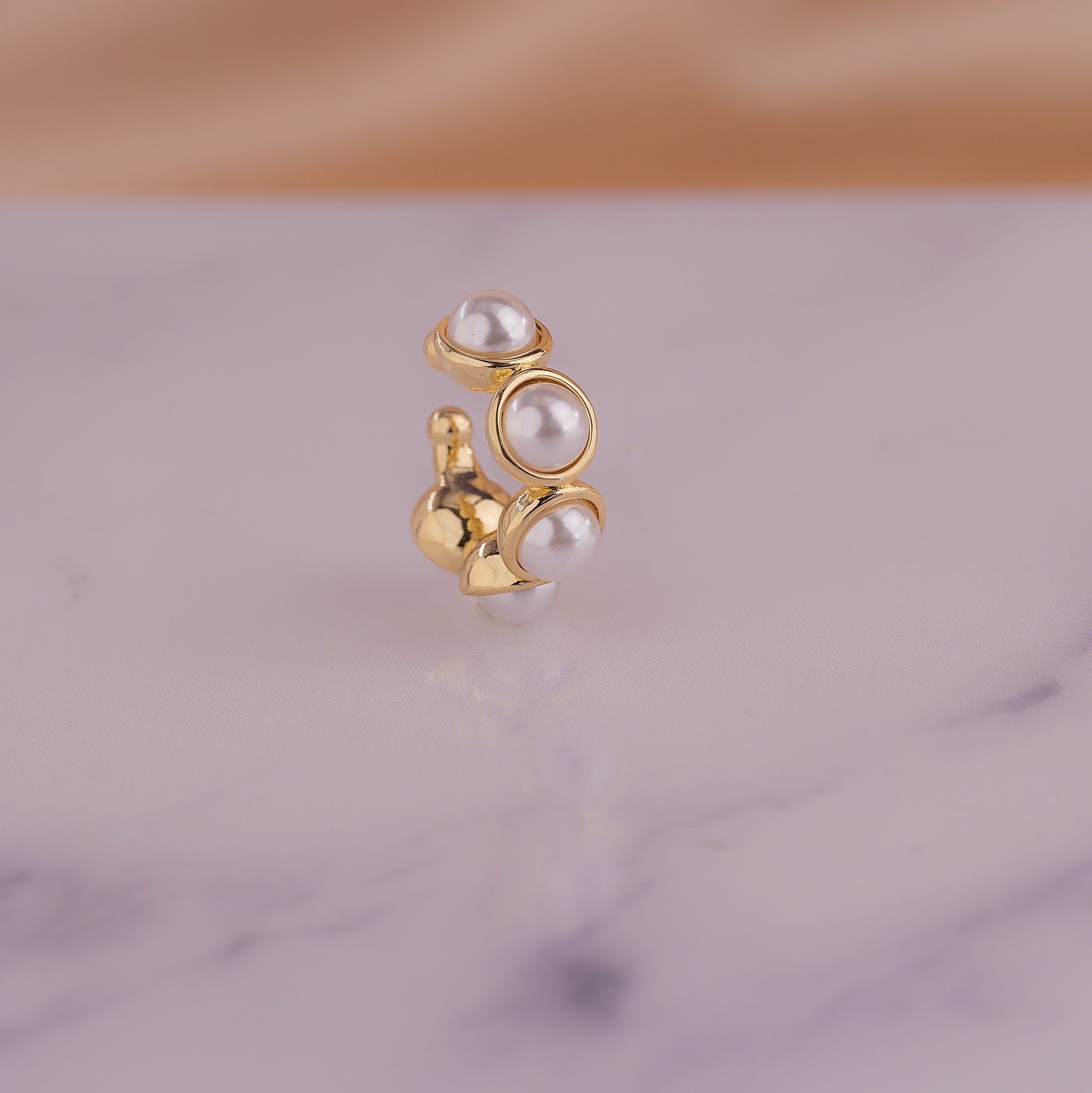 Ear Cuff Perlas Dorado Ref:E070