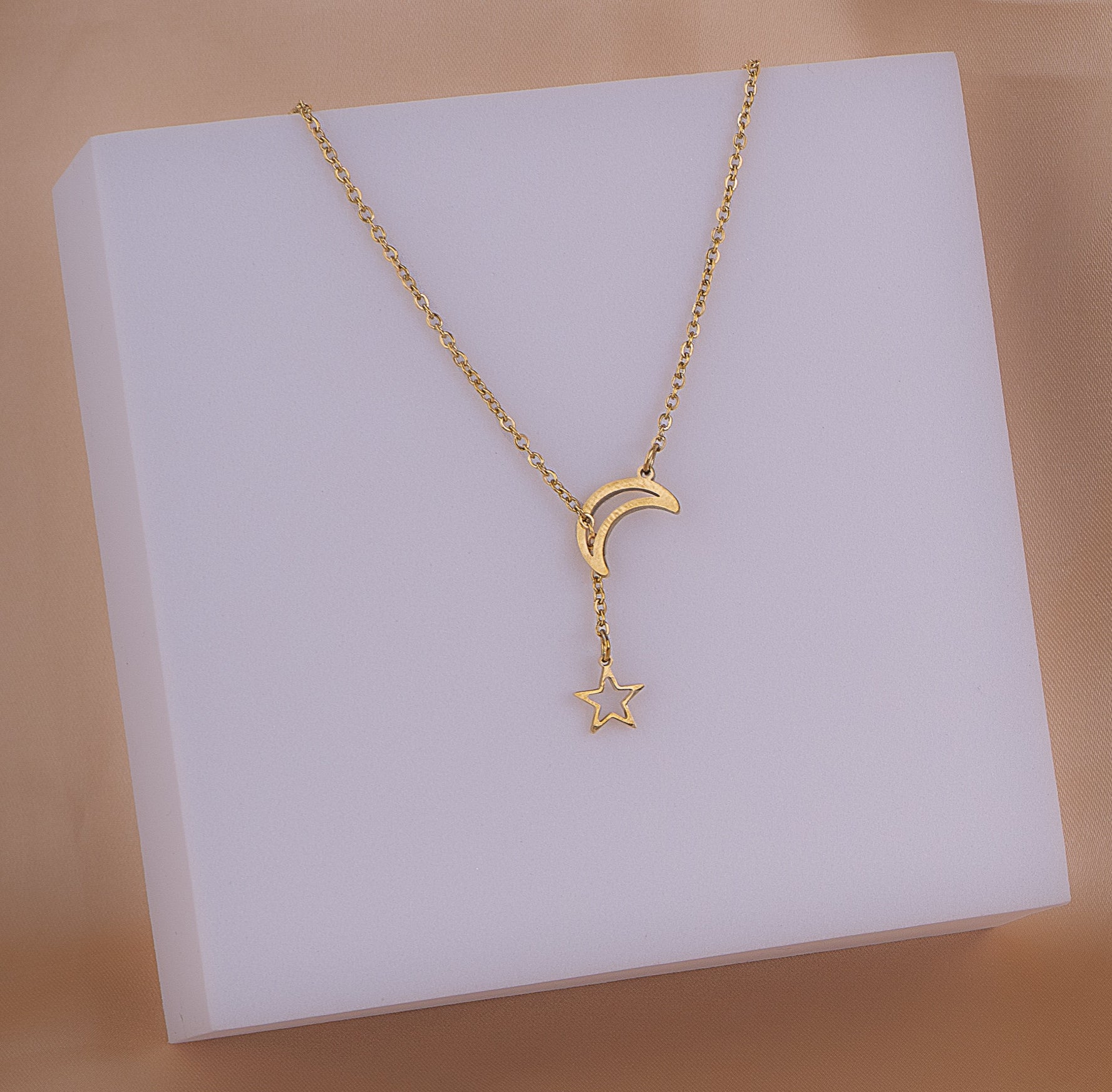 Cadena Luna Estrella Dorada Ref: C740