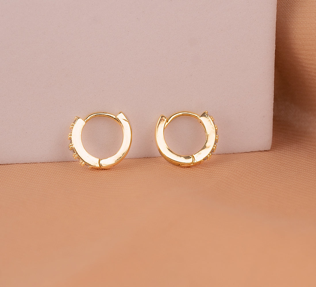 Candongas Doradas Circones Blancos Ref: B2582