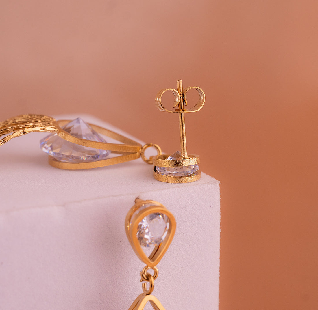 Aretes Gotas Cristal Dorados Ref: B149