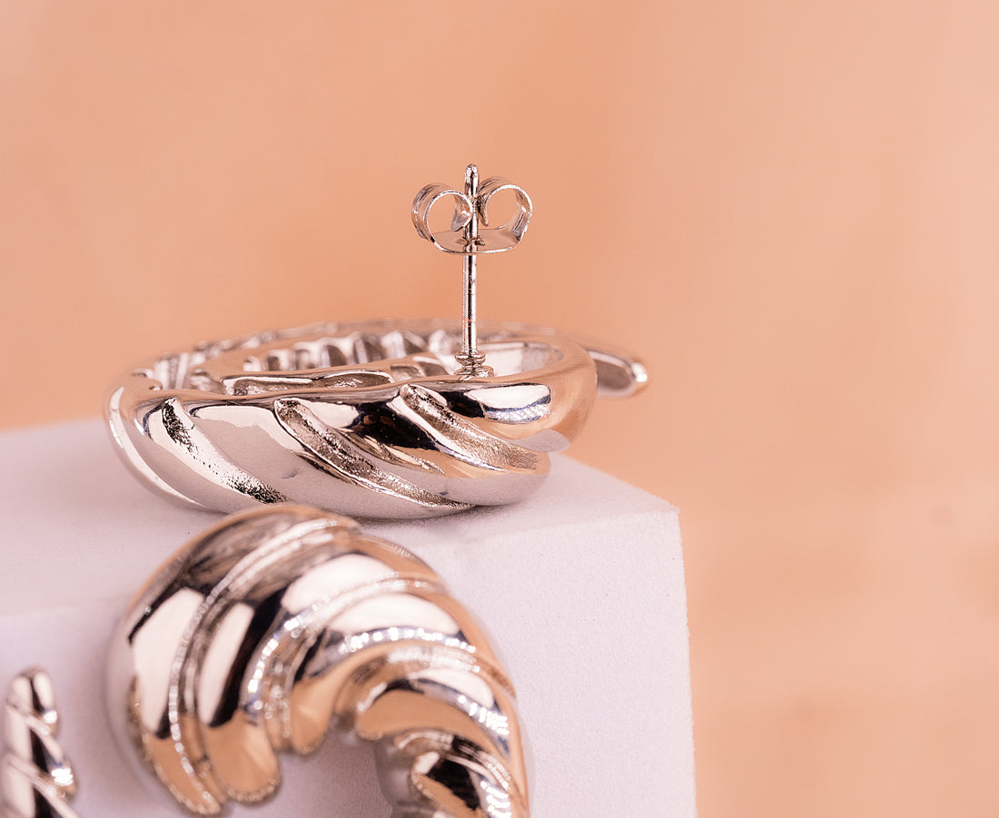 Aretes Cuernos Plateados Ref: B987