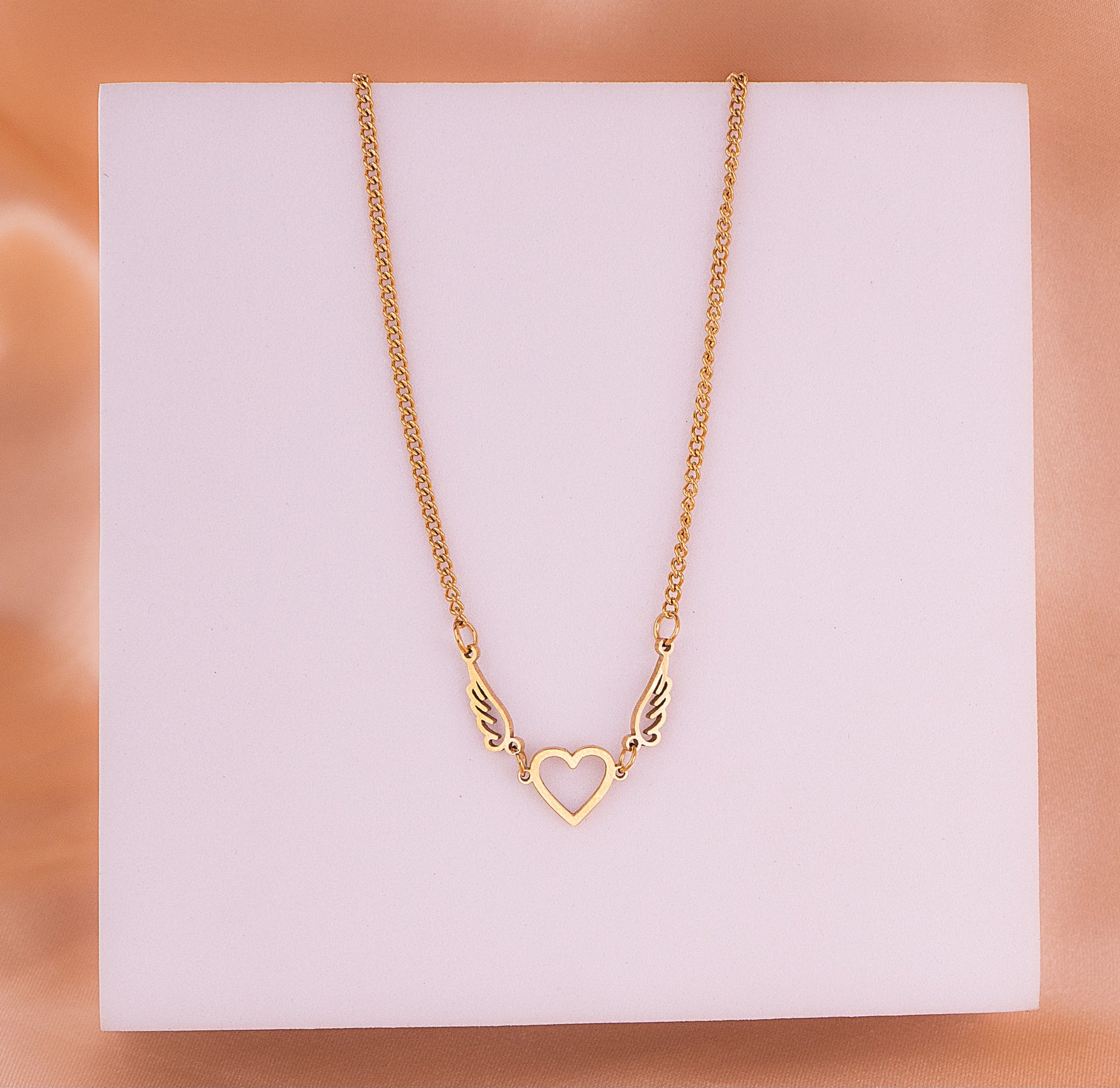 Cadena Corazón Alas Dorada Ref: C047