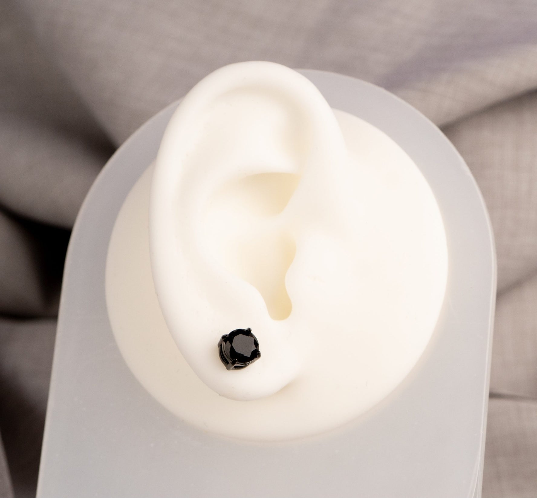 Topo Imán Hombre Circón Negro Ref: F249