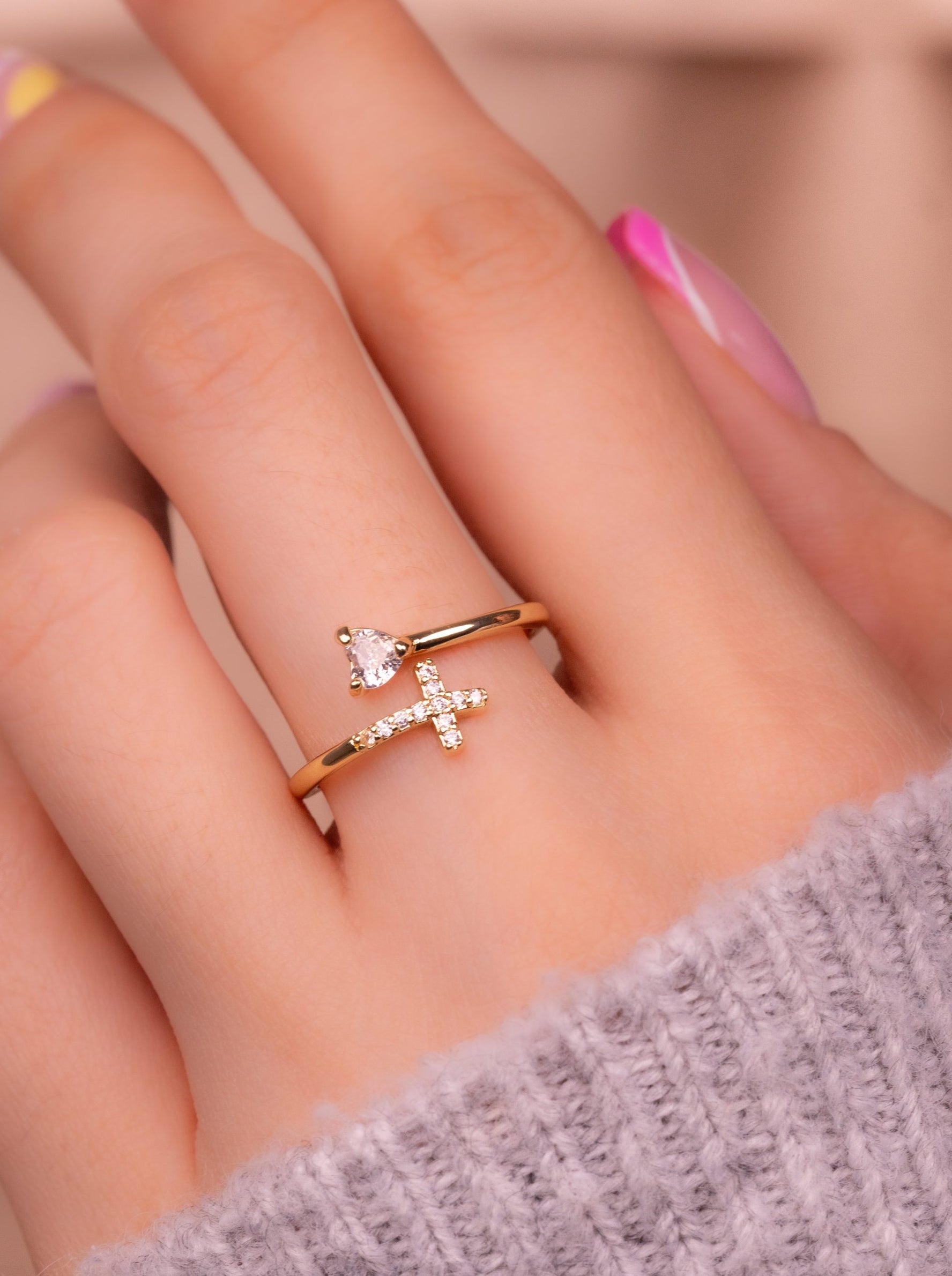 Anillo Cruz Corazón Dorado Ref: A543